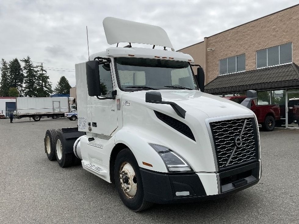 Day Cab Tractor-Heavy Duty Tractors-Volvo-2019-VNL64T300-Delta-BC-122,888\n\t\tkm-$ 79,250 - Image 1