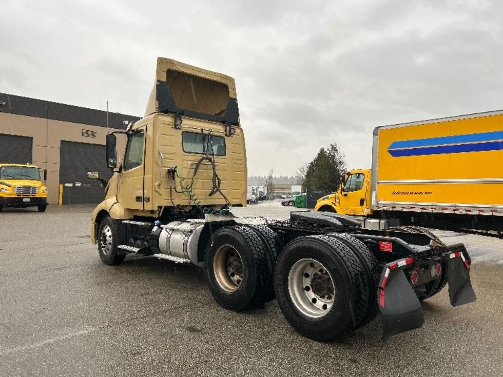 Day Cab Tractor-Heavy Duty Tractors-Volvo-2019-VNL64T300-Delta-BC-380,415\n\t\tkm-$ 61,500 - Image 5