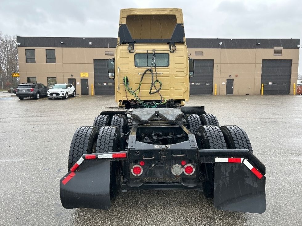 Day Cab Tractor-Heavy Duty Tractors-Volvo-2019-VNL64T300-Delta-BC-380,415\n\t\tkm-$ 61,500 - Image 6
