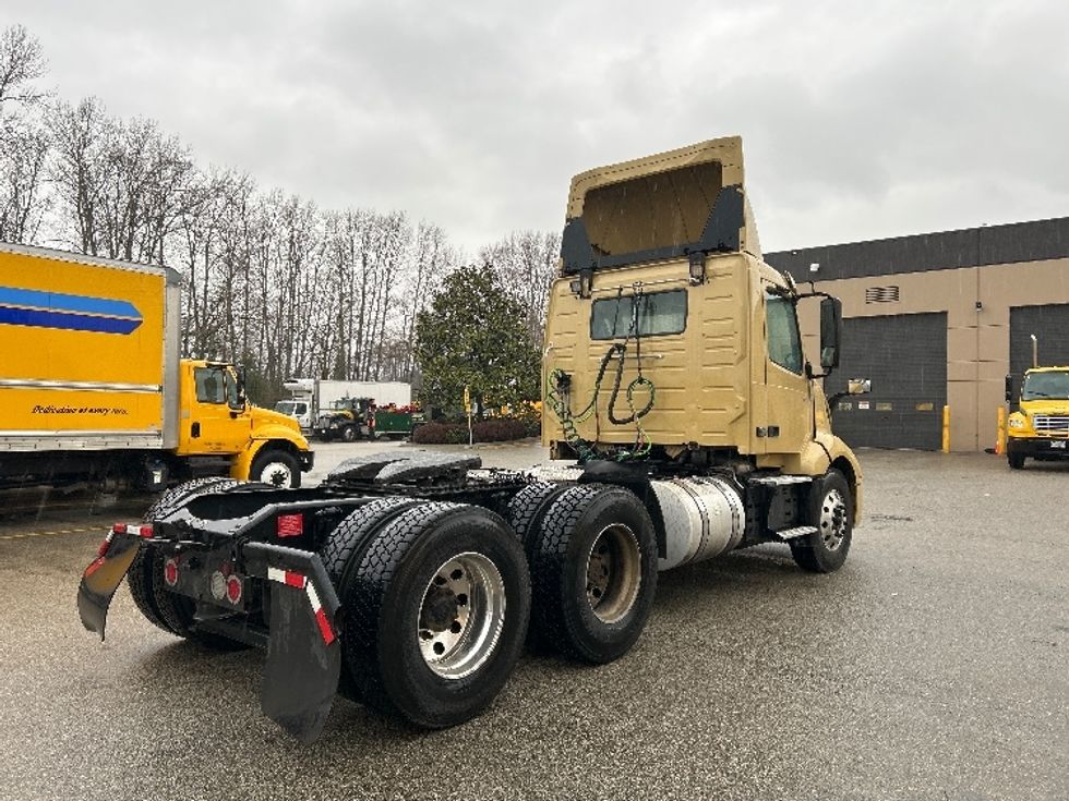 Day Cab Tractor-Heavy Duty Tractors-Volvo-2019-VNL64T300-Delta-BC-380,415\n\t\tkm-$ 61,500 - Image 7