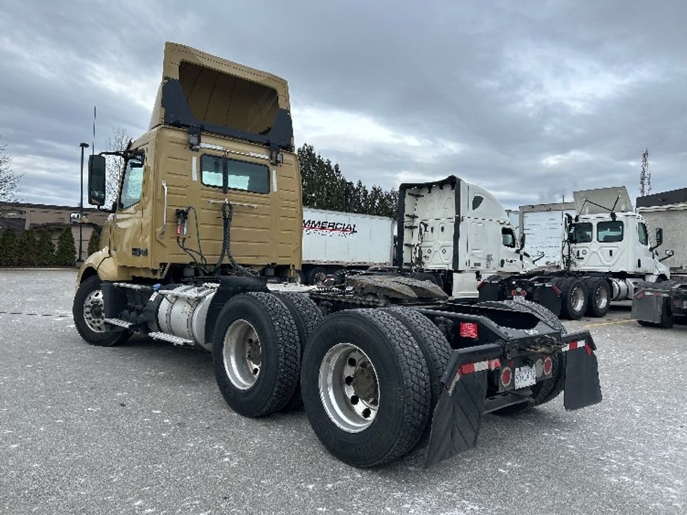 Day Cab Tractor-Heavy Duty Tractors-Volvo-2019-VNL64T300-Delta-BC-401,669\n\t\tkm-$ 60,750 - Image 5