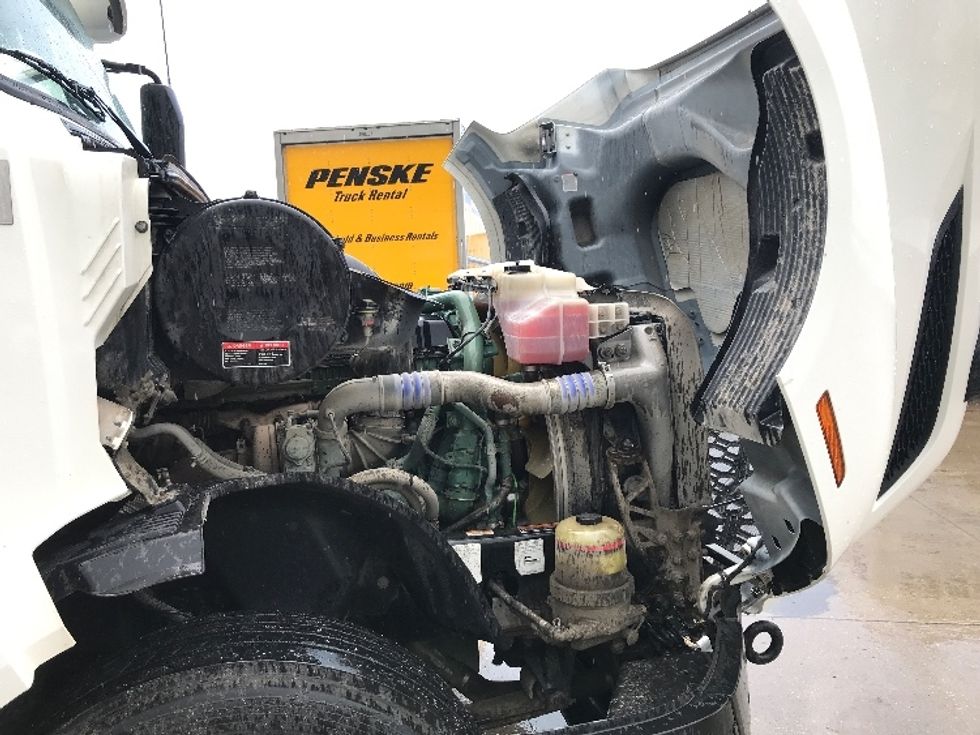 Day Cab Tractor-Heavy Duty Tractors-Volvo-2019-VNL64T300-Des Moines-IA-411,764\n\t\tmiles-$ 53,500 - Image 15