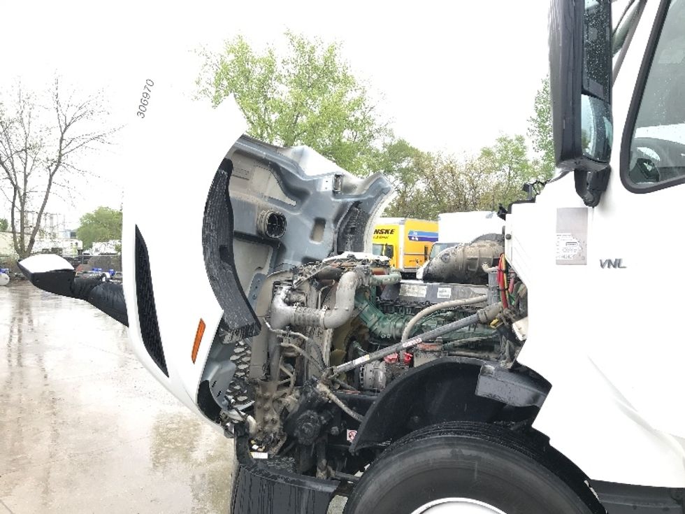 Day Cab Tractor-Heavy Duty Tractors-Volvo-2019-VNL64T300-Des Moines-IA-411,764\n\t\tmiles-$ 53,500 - Image 16