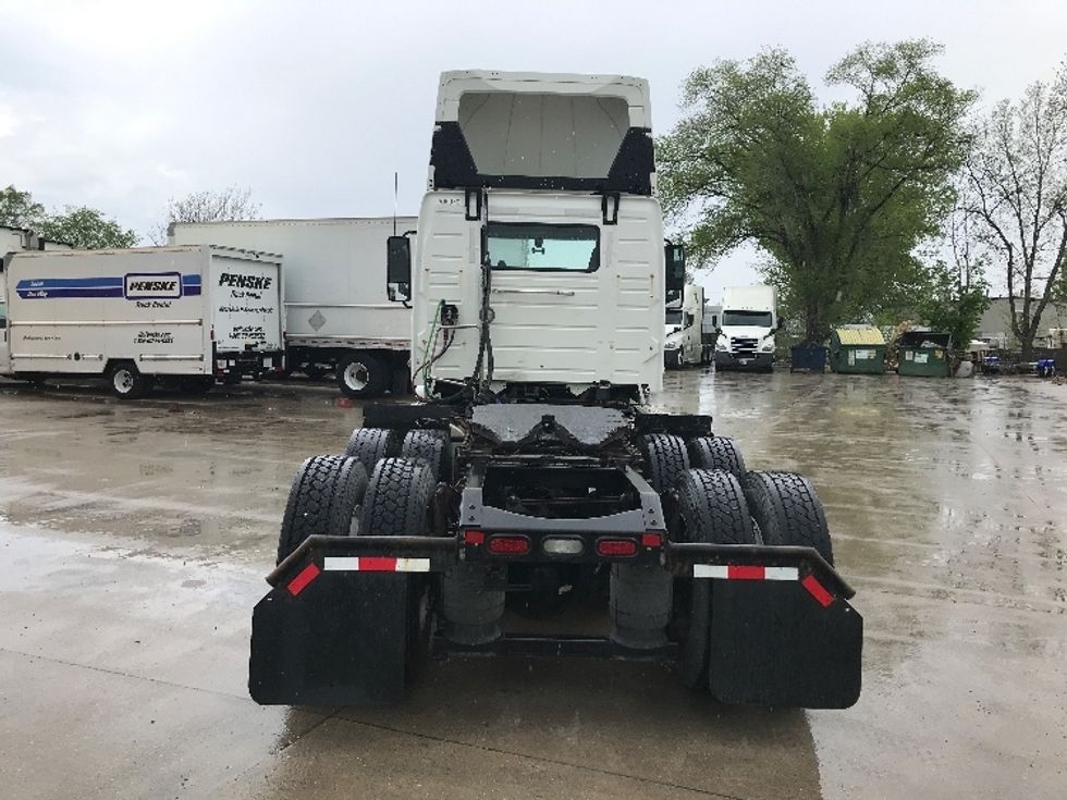 Day Cab Tractor-Heavy Duty Tractors-Volvo-2019-VNL64T300-Des Moines-IA-411,764\n\t\tmiles-$ 53,500 - Image 6