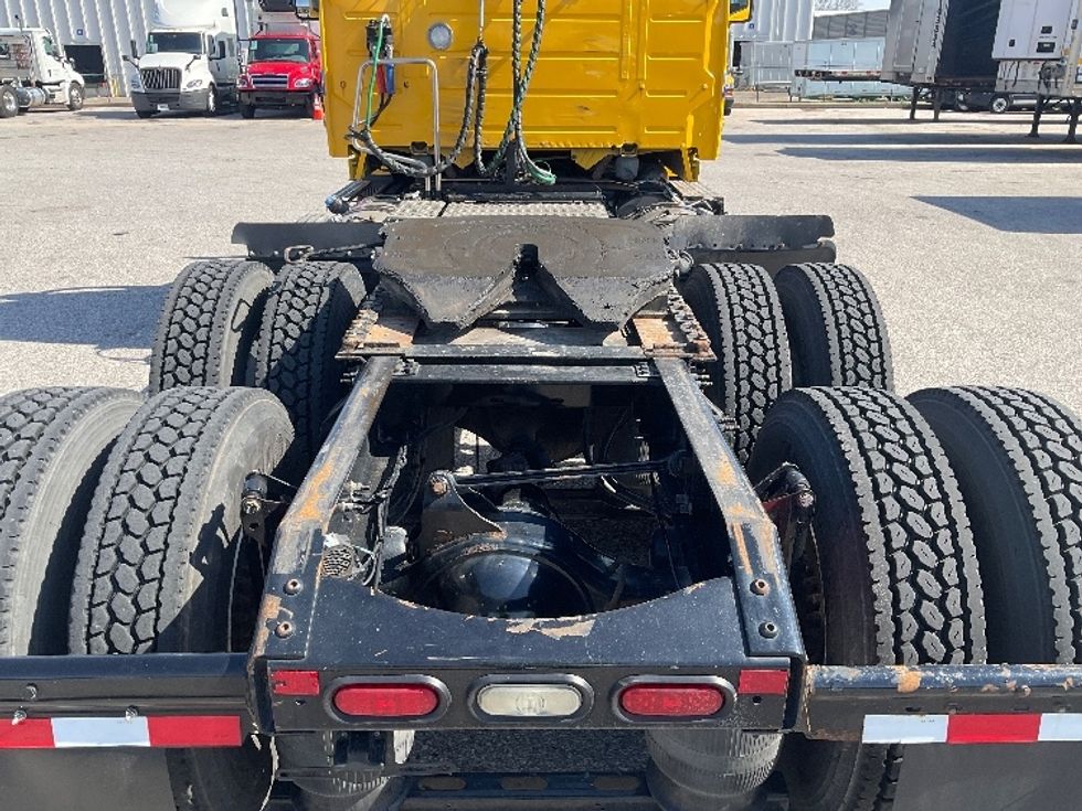 Day Cab Tractor-Heavy Duty Tractors-Volvo-2019-VNL64T300-Earth City-MO-350,389\n\t\tmiles-$ 40,750 - Image 6