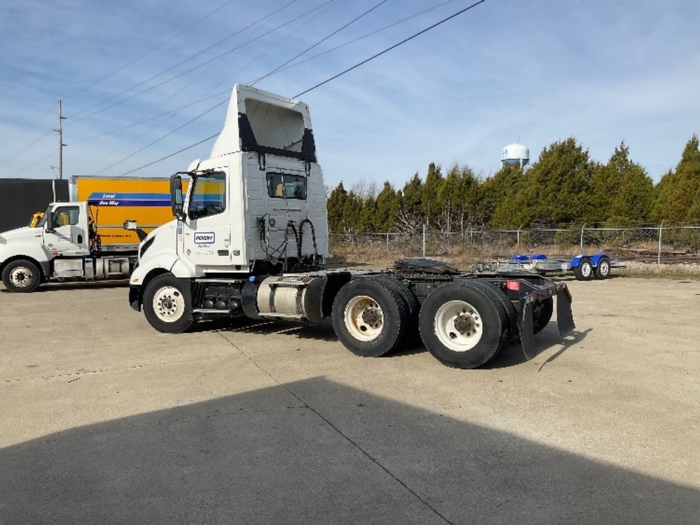 Day Cab Tractor-Heavy Duty Tractors-Volvo-2019-VNL64T300-Elizabethtown-KY-381,435\n\t\tmiles-$ 41,000 - Image 5