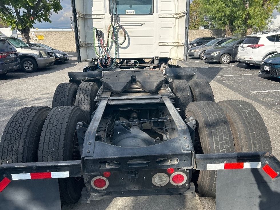 Day Cab Tractor-Heavy Duty Tractors-Volvo-2019-VNL64T300-Fontana-CA-390,868\n\t\tmiles-$ 43,750 - Image 6