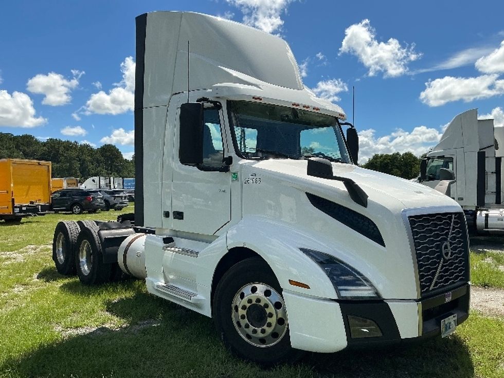 Day Cab Tractor-Heavy Duty Tractors-Volvo-2019-VNL64T300-Garden City-GA-547,998\n\t\tmiles-$ 37,750 - Image 1