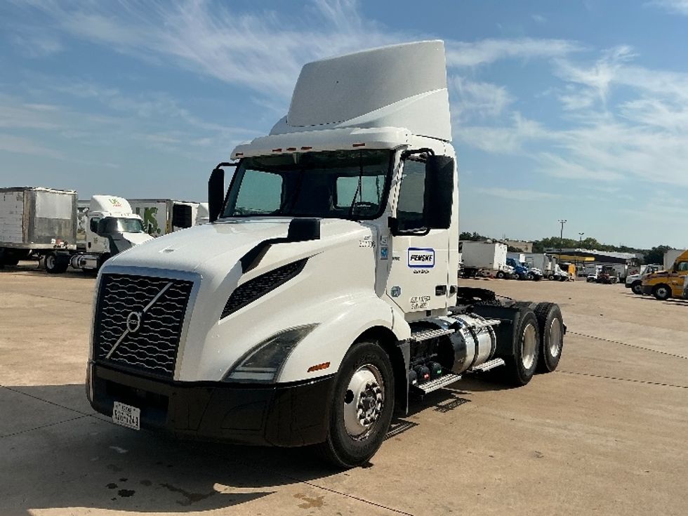 Day Cab Tractor-Heavy Duty Tractors-Volvo-2019-VNL64T300-Grand Prairie-TX-462,680\n\t\tmiles-$ 40,750 - Image 3