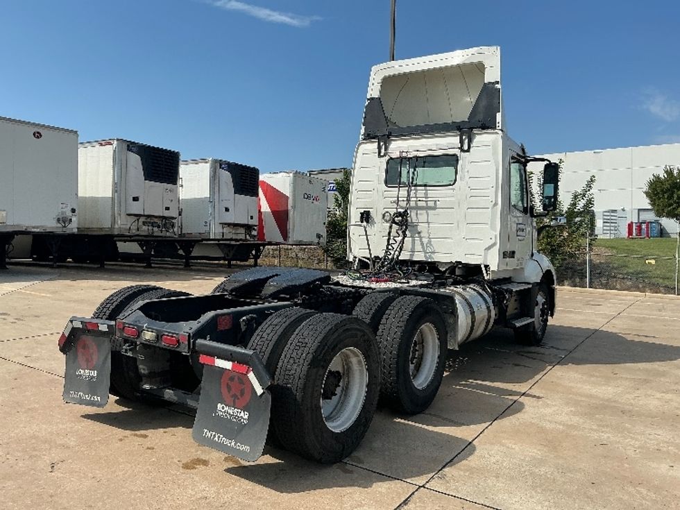 Day Cab Tractor-Heavy Duty Tractors-Volvo-2019-VNL64T300-Grand Prairie-TX-462,680\n\t\tmiles-$ 40,750 - Image 7