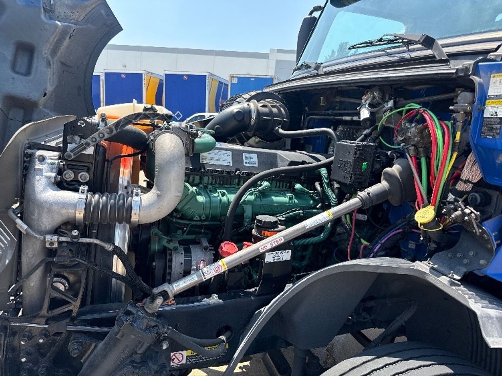 Day Cab Tractor-Heavy Duty Tractors-Volvo-2019-VNL64T300-Grand Prairie-TX-647,486\n\t\tmiles-$ 26,750 - Image 16