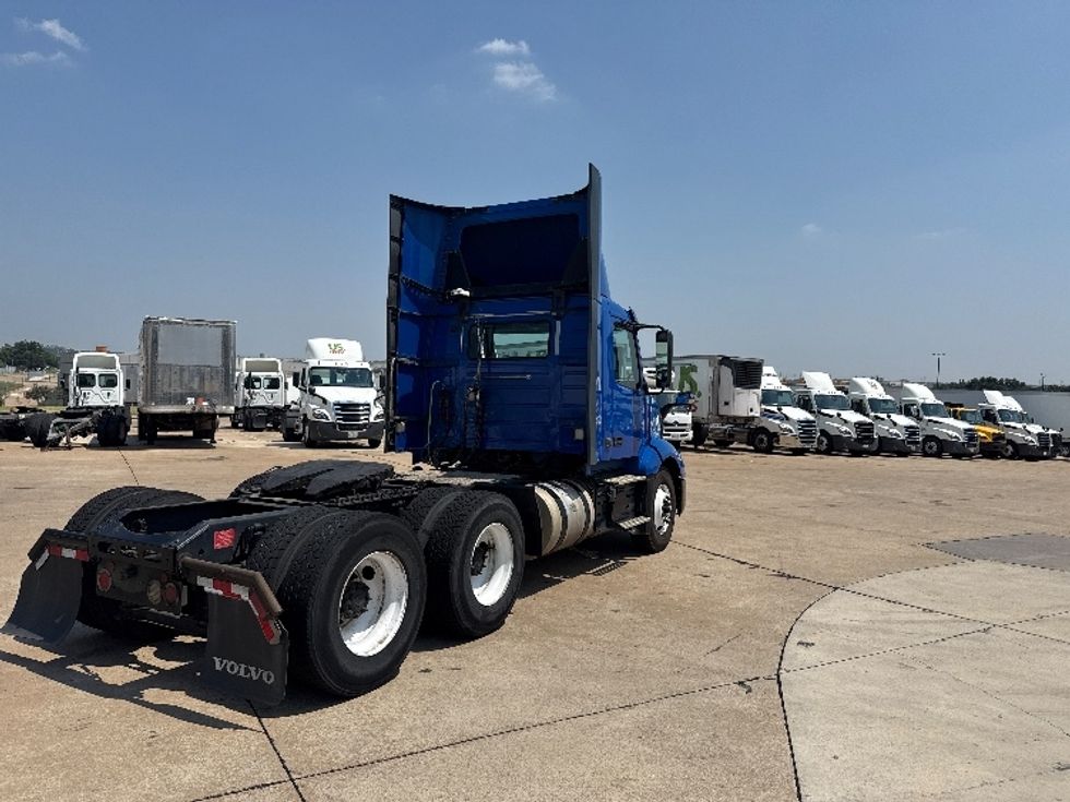 Day Cab Tractor-Heavy Duty Tractors-Volvo-2019-VNL64T300-Grand Prairie-TX-647,486\n\t\tmiles-$ 26,750 - Image 7