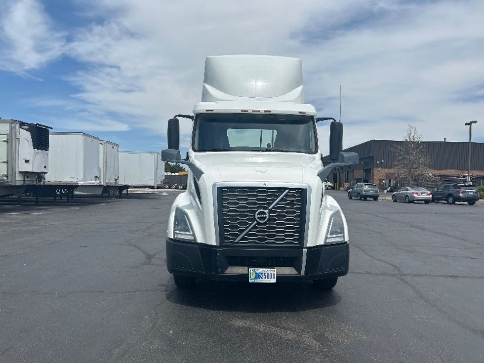 Day Cab Tractor-Heavy Duty Tractors-Volvo-2019-VNL64T300-Greeley-CO-444,016\n\t\tmiles-$ 43,750 - Image 2