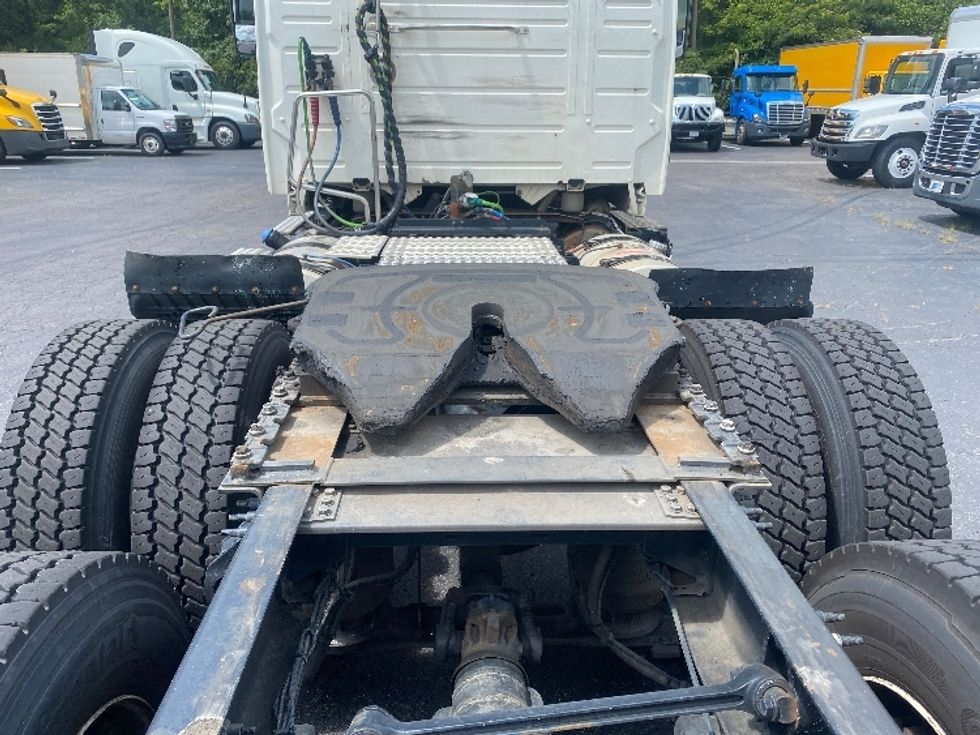 Day Cab Tractor-Heavy Duty Tractors-Volvo-2019-VNL64T300-Greensboro-NC-460,111\n\t\tmiles-$ 41,500 - Image 6
