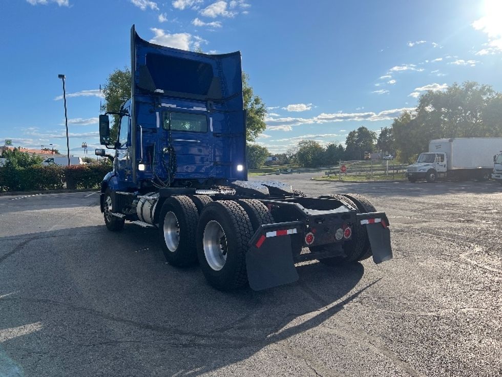 Day Cab Tractor-Heavy Duty Tractors-Volvo-2019-VNL64T300-Harrisburg-PA-583,344\n\t\tmiles-$ 27,250 - Image 5