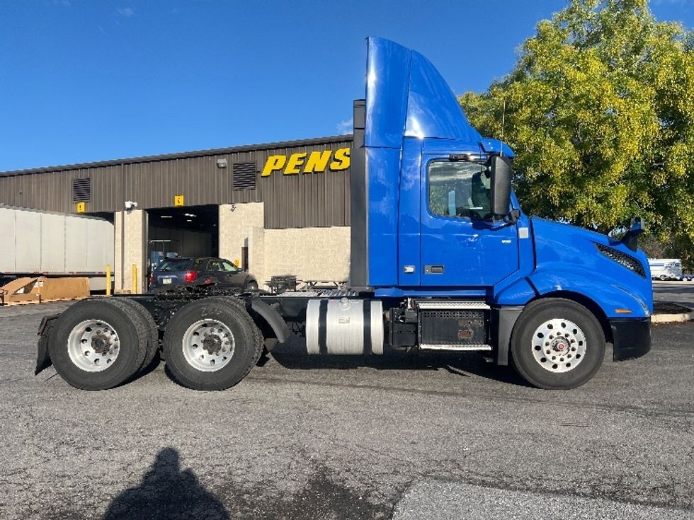 Day Cab Tractor-Heavy Duty Tractors-Volvo-2019-VNL64T300-Harrisburg-PA-583,344\n\t\tmiles-$ 27,250 - Image 8