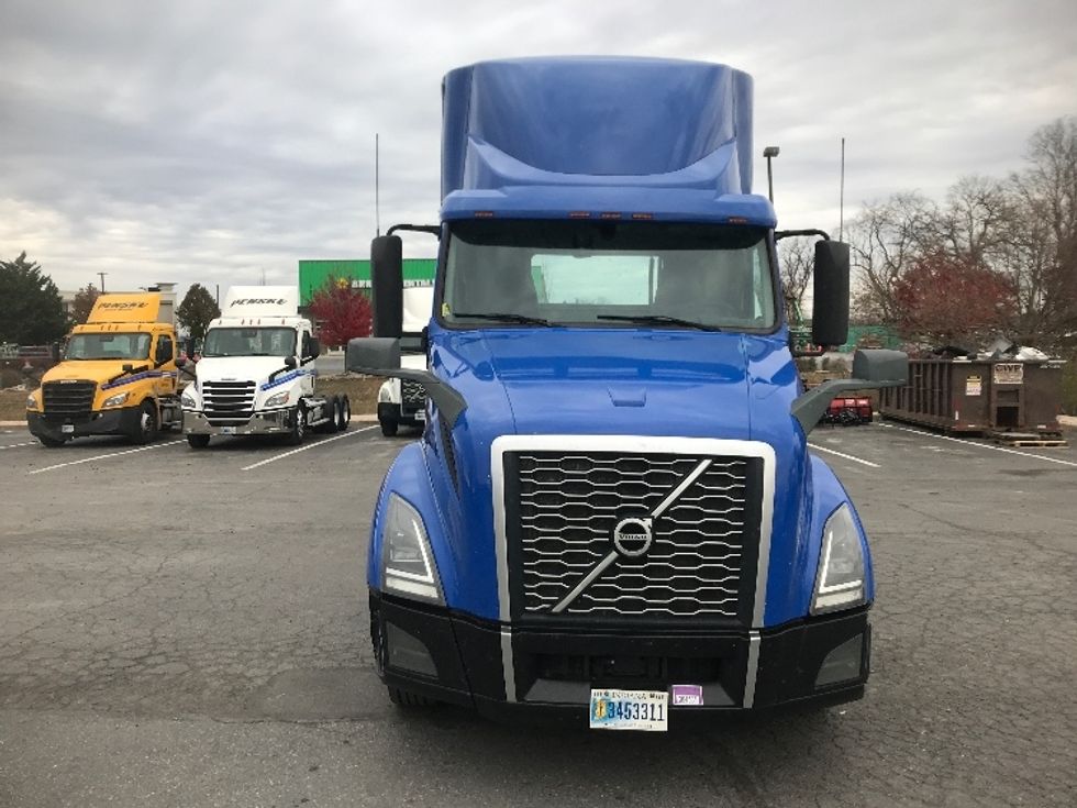 2019 Volvo Truck VNL photo 2