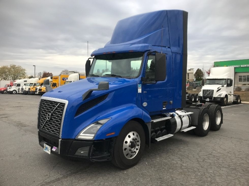 2019 Volvo Truck VNL photo 3