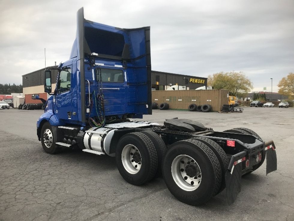 Day Cab Tractor-Heavy Duty Tractors-Volvo-2019-VNL64T300-Harrisburg-PA-705,903\n\t\tmiles-$ 24,000 - Image 5