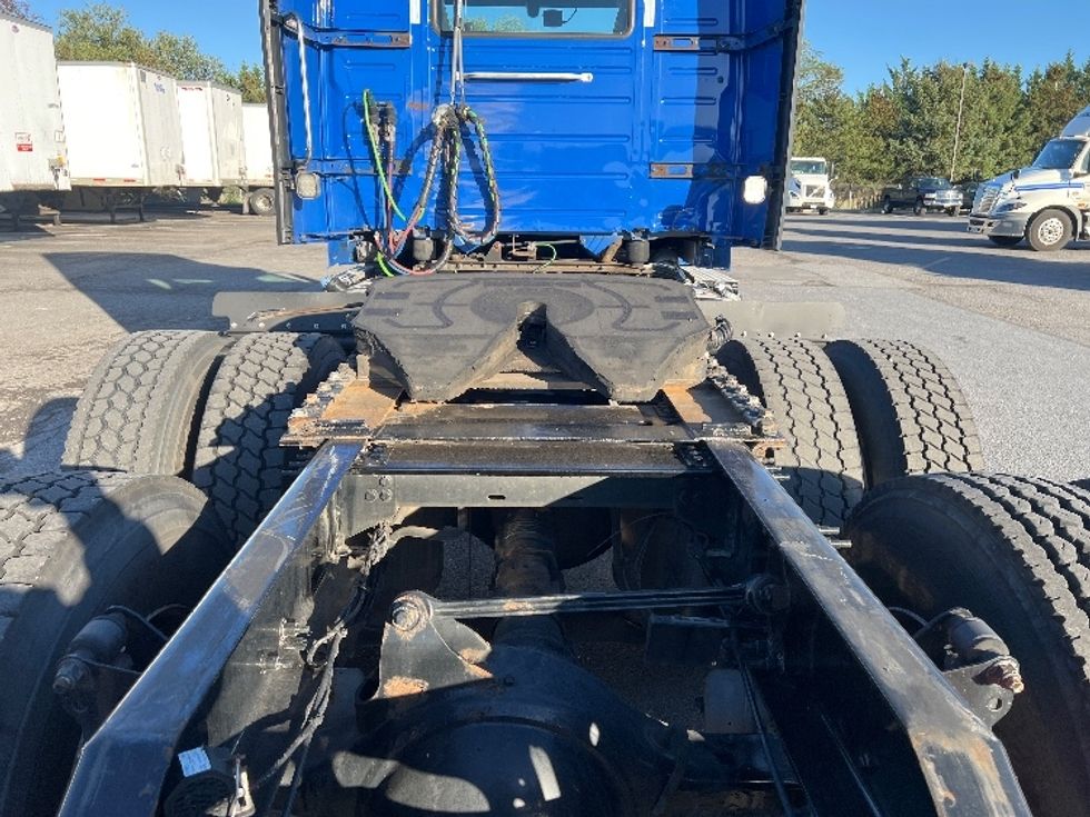 Day Cab Tractor-Heavy Duty Tractors-Volvo-2019-VNL64T300-Harrisburg-PA-725,854\n\t\tmiles-$ 24,000 - Image 6