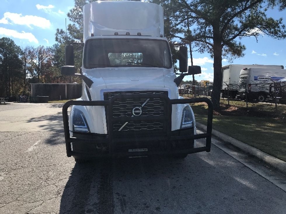 Day Cab Tractor-Heavy Duty Tractors-Volvo-2019-VNL64T300-Homewood-AL-684,557\n\t\tmiles-$ 27,500 - Image 2