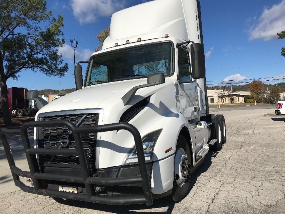 Day Cab Tractor-Heavy Duty Tractors-Volvo-2019-VNL64T300-Homewood-AL-684,557\n\t\tmiles-$ 27,500 - Image 3