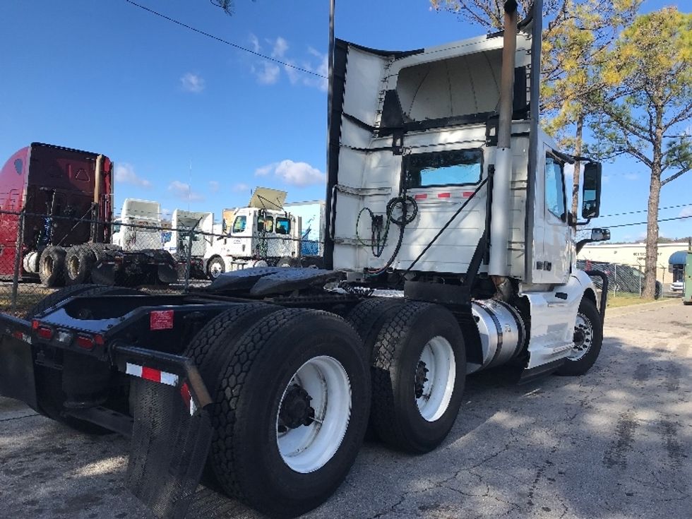 Day Cab Tractor-Heavy Duty Tractors-Volvo-2019-VNL64T300-Homewood-AL-684,557\n\t\tmiles-$ 27,500 - Image 6