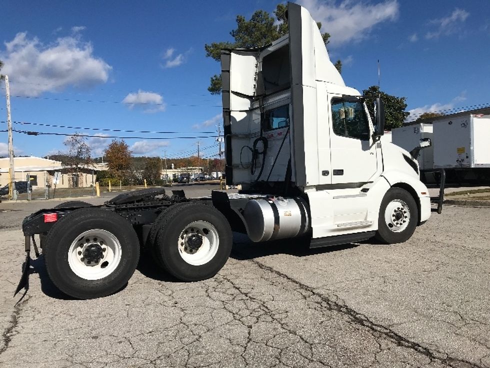 Day Cab Tractor-Heavy Duty Tractors-Volvo-2019-VNL64T300-Homewood-AL-684,557\n\t\tmiles-$ 27,500 - Image 7