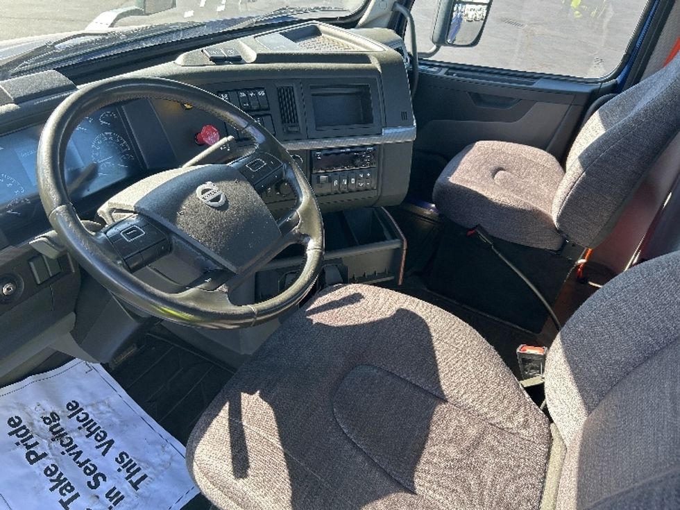Day Cab Tractor-Heavy Duty Tractors-Volvo-2019-VNL64T300-Indianapolis-IN-276,461\n\t\tmiles-$ 48,250 - Image 10