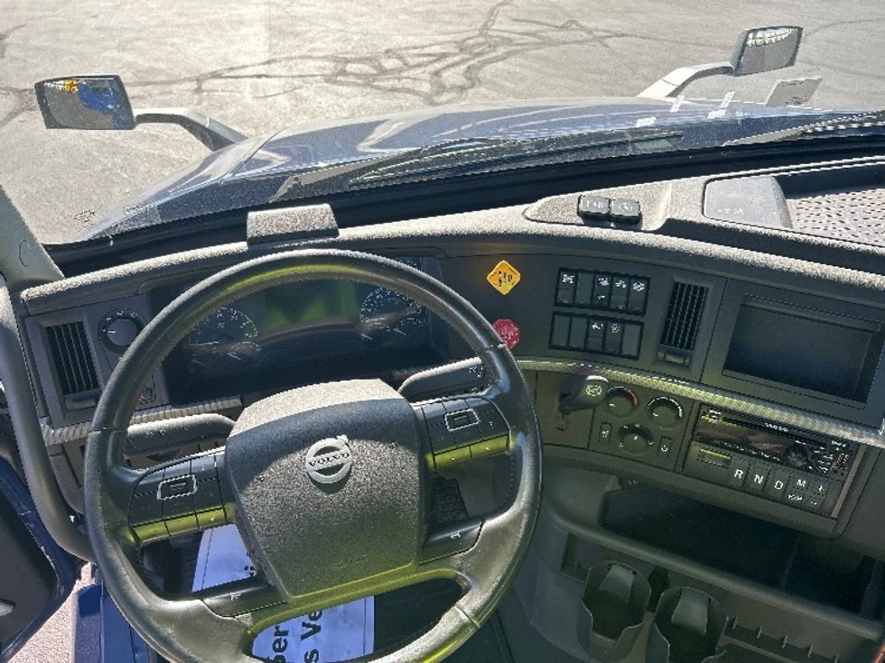 Day Cab Tractor-Heavy Duty Tractors-Volvo-2019-VNL64T300-Indianapolis-IN-276,461\n\t\tmiles-$ 48,250 - Image 11