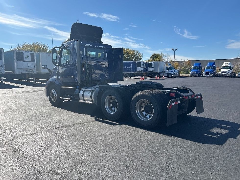 Day Cab Tractor-Heavy Duty Tractors-Volvo-2019-VNL64T300-Indianapolis-IN-276,461\n\t\tmiles-$ 48,250 - Image 5