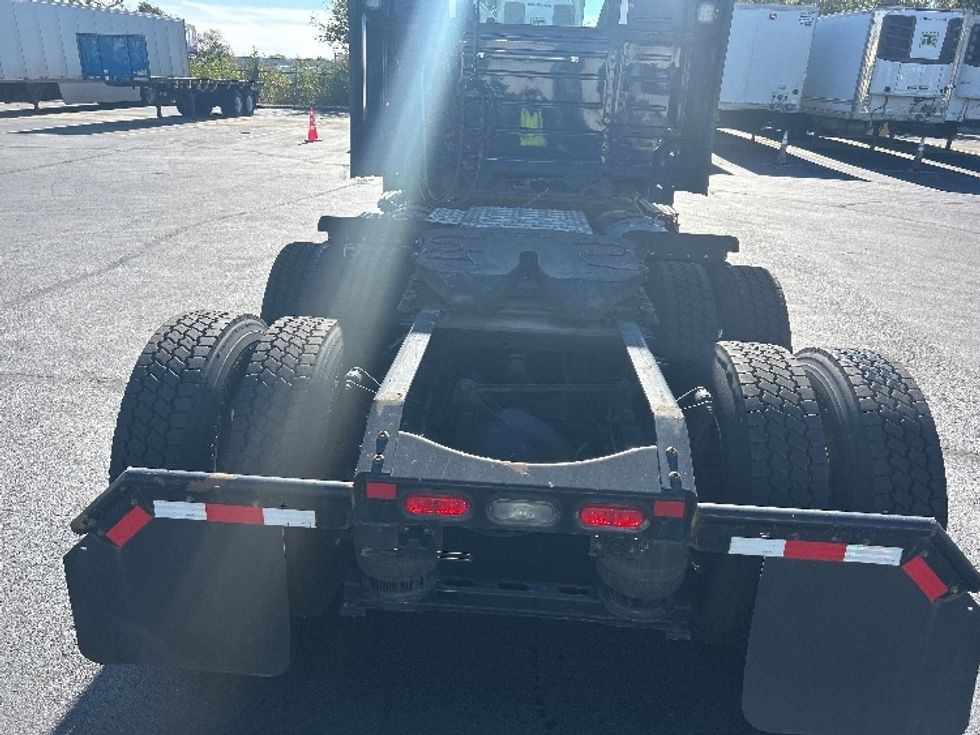 Day Cab Tractor-Heavy Duty Tractors-Volvo-2019-VNL64T300-Indianapolis-IN-276,461\n\t\tmiles-$ 48,250 - Image 6