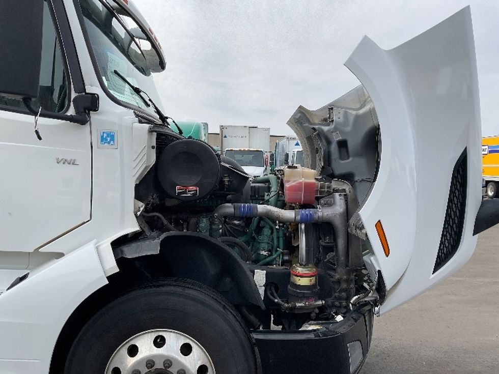 Day Cab Tractor-Heavy Duty Tractors-Volvo-2019-VNL64T300-Indianapolis-IN-534,947\n\t\tmiles-$ 34,000 - Image 15