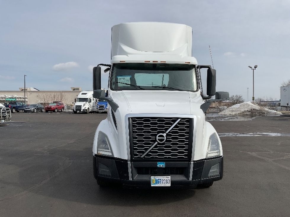 Day Cab Tractor-Heavy Duty Tractors-Volvo-2019-VNL64T300-Indianapolis-IN-534,947\n\t\tmiles-$ 34,000 - Image 2