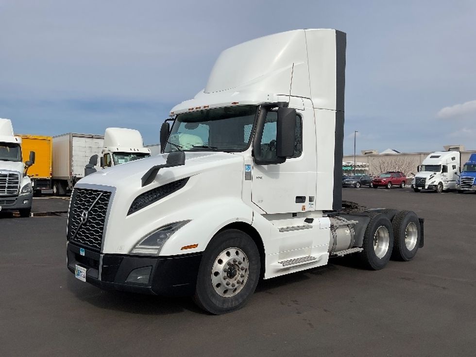 Day Cab Tractor-Heavy Duty Tractors-Volvo-2019-VNL64T300-Indianapolis-IN-534,947\n\t\tmiles-$ 34,000 - Image 3