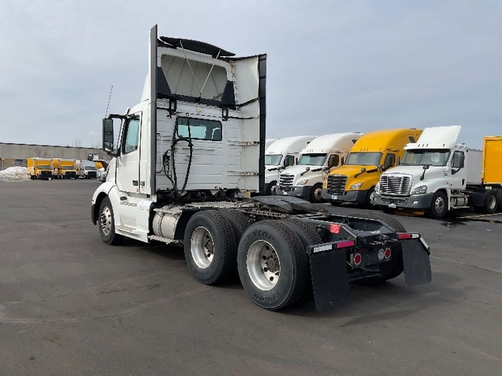 Day Cab Tractor-Heavy Duty Tractors-Volvo-2019-VNL64T300-Indianapolis-IN-534,947\n\t\tmiles-$ 34,000 - Image 5