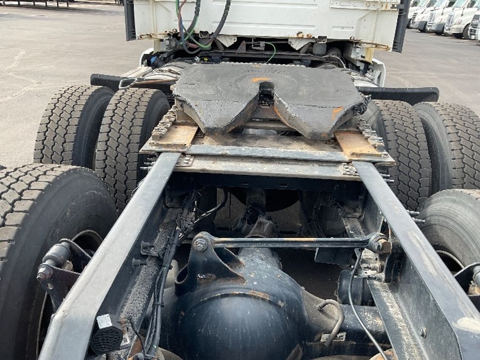 Day Cab Tractor-Heavy Duty Tractors-Volvo-2019-VNL64T300-Indianapolis-IN-534,947\n\t\tmiles-$ 34,000 - Image 6