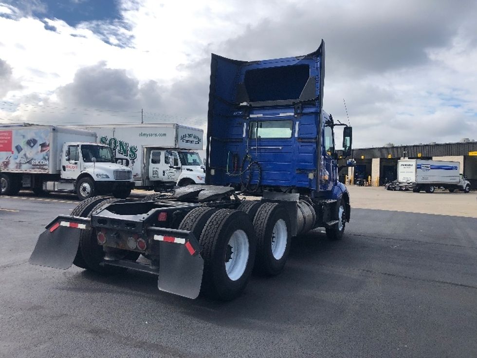 Day Cab Tractor-Heavy Duty Tractors-Volvo-2019-VNL64T300-Indianapolis-IN-667,231\n\t\tmiles-$ 24,000 - Image 7