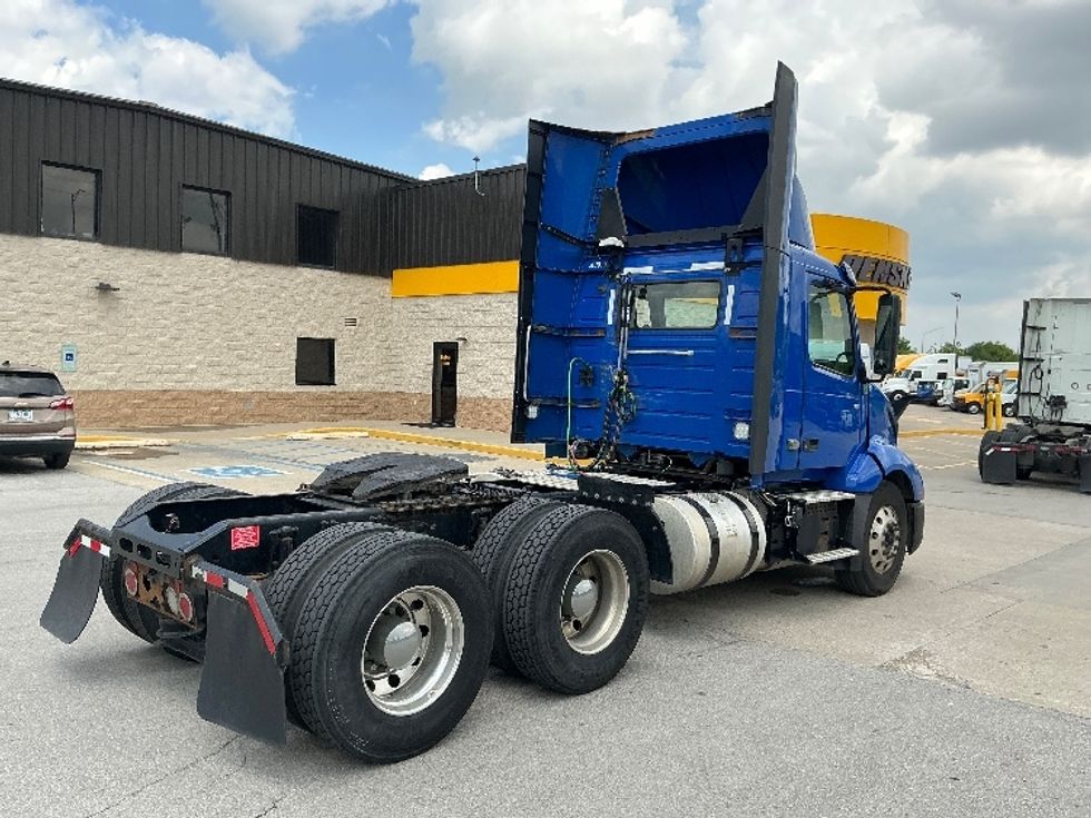 Day Cab Tractor-Heavy Duty Tractors-Volvo-2019-VNL64T300-Indianapolis-IN-812,641\n\t\tmiles-$ 25,000 - Image 7