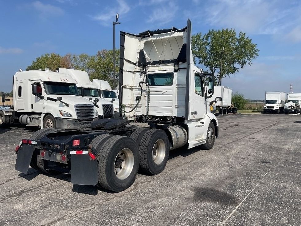 Day Cab Tractor-Heavy Duty Tractors-Volvo-2019-VNL64T300-Kansas City-MO-584,362\n\t\tmiles-$ 30,750 - Image 7