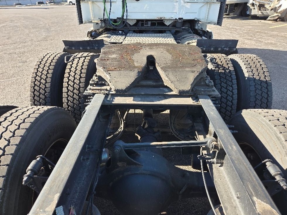 Day Cab Tractor-Heavy Duty Tractors-Volvo-2019-VNL64T300-Kansas City-MO-704,867\n\t\tmiles-$ 24,000 - Image 6