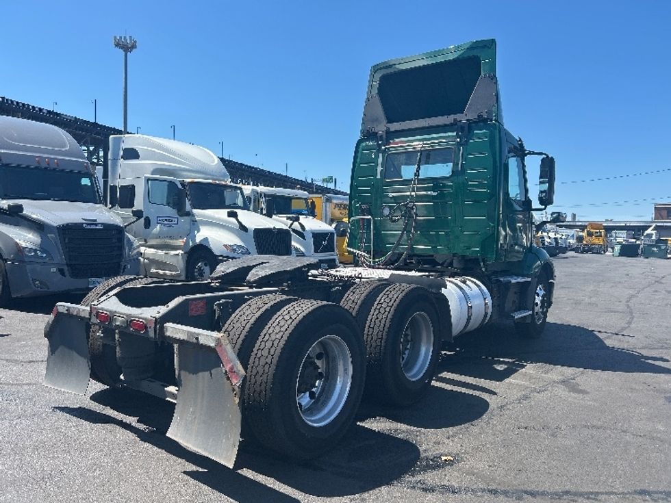 Day Cab Tractor-Heavy Duty Tractors-Volvo-2019-VNL64T300-Kearny-NJ-201,918\n\t\tmiles-$ 52,000 - Image 7