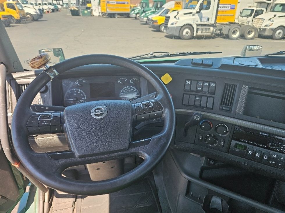 Day Cab Tractor-Heavy Duty Tractors-Volvo-2019-VNL64T300-Kearny-NJ-263,012\n\t\tmiles-$ 49,000 - Image 11