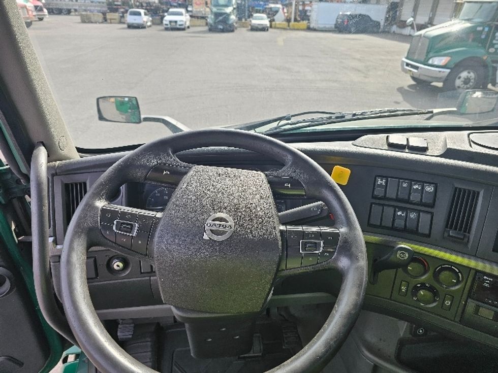 Day Cab Tractor-Heavy Duty Tractors-Volvo-2019-VNL64T300-Kearny-NJ-263,519\n\t\tmiles-$ 46,500 - Image 11