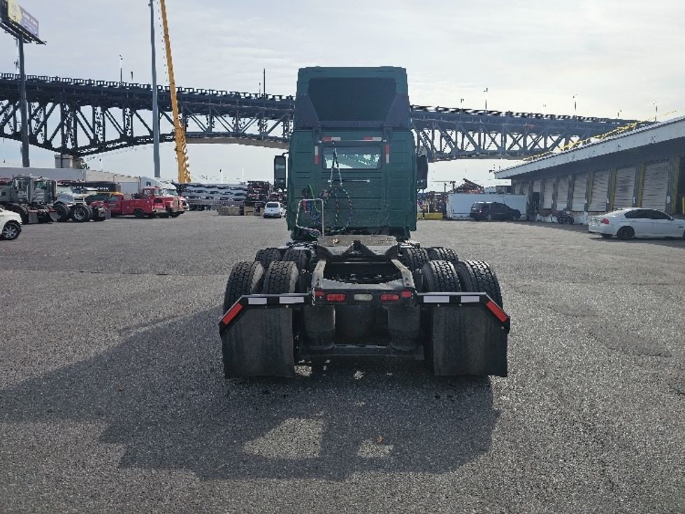 Day Cab Tractor-Heavy Duty Tractors-Volvo-2019-VNL64T300-Kearny-NJ-263,519\n\t\tmiles-$ 46,500 - Image 6