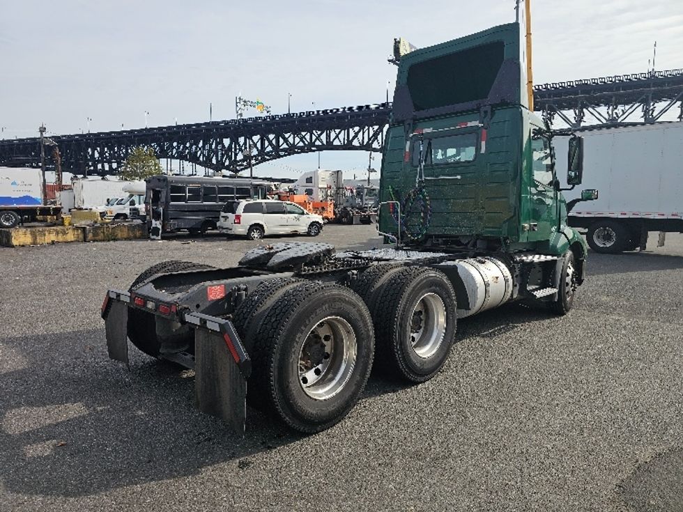 Day Cab Tractor-Heavy Duty Tractors-Volvo-2019-VNL64T300-Kearny-NJ-263,519\n\t\tmiles-$ 46,500 - Image 7
