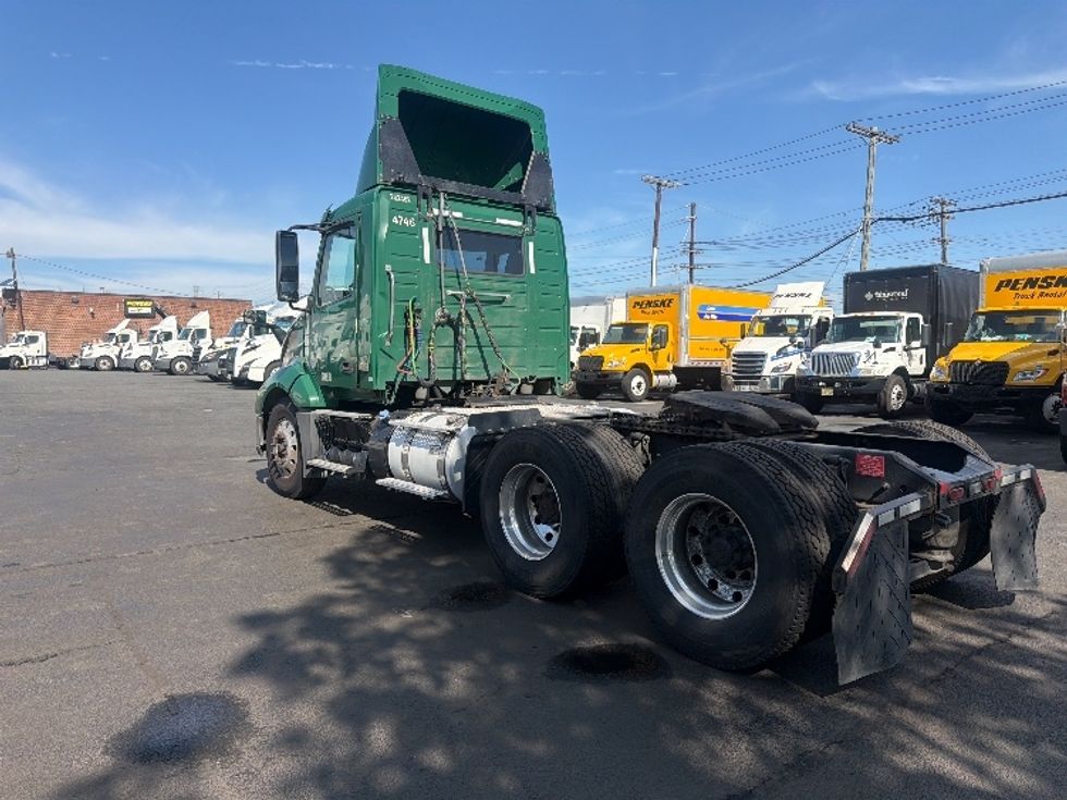Day Cab Tractor-Heavy Duty Tractors-Volvo-2019-VNL64T300-Kearny-NJ-393,278\n\t\tmiles-$ 41,250 - Image 5