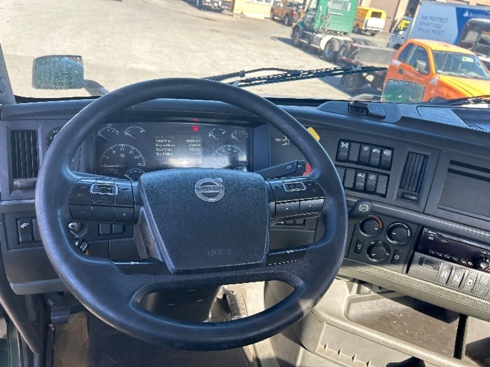 Day Cab Tractor-Heavy Duty Tractors-Volvo-2019-VNL64T300-Kearny-NJ-443,549\n\t\tmiles-$ 36,750 - Image 11
