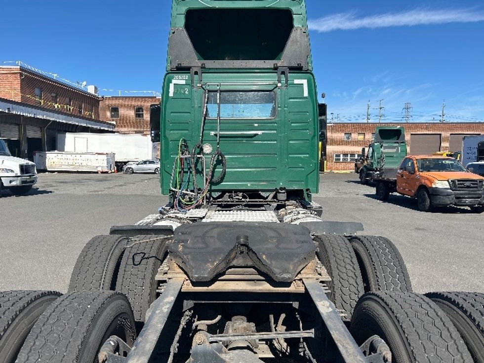 Day Cab Tractor-Heavy Duty Tractors-Volvo-2019-VNL64T300-Kearny-NJ-443,549\n\t\tmiles-$ 36,750 - Image 6