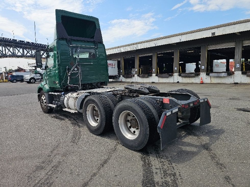 Day Cab Tractor-Heavy Duty Tractors-Volvo-2019-VNL64T300-Kearny-NJ-466,160\n\t\tmiles-$ 38,250 - Image 5